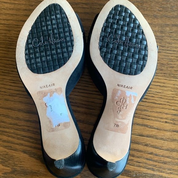 Cole Haan Nike air  black suede/leather mule sandals w gold hardware EUC - Picture 6 of 6